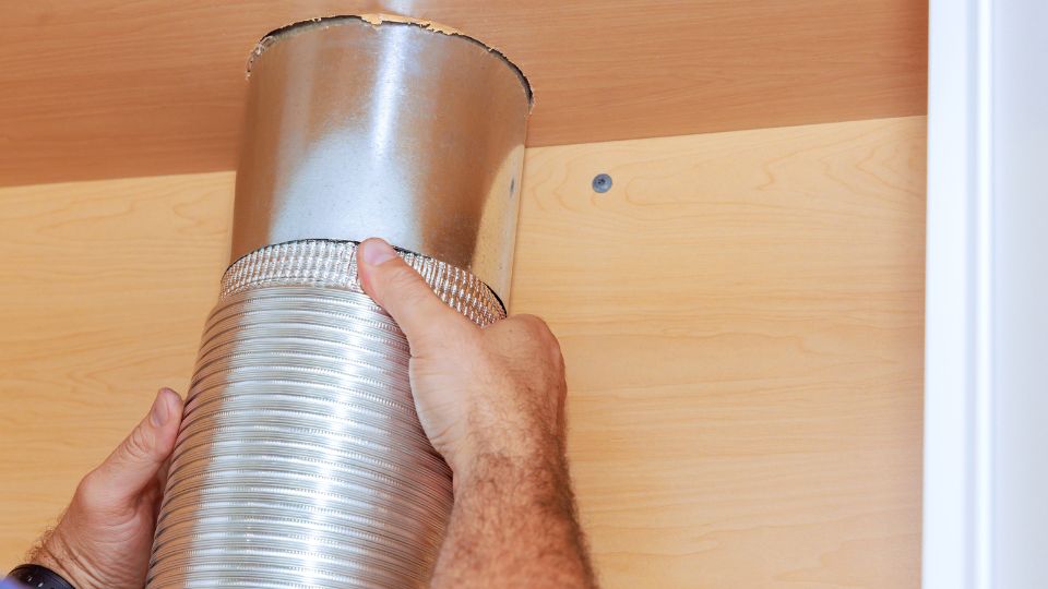 Páraelszívócső kivezetés a cső beszerelése