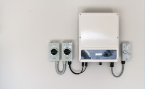 Napelem bekötése vezérlés villanyszerelése