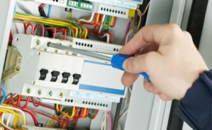 Napelem bekötése villamossági előkészítése